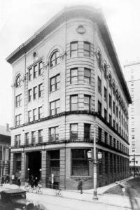 Durham Loan and Trust Building; Durham, W. Main St. ca. 1910. Image available from the Durham County Library, North Carolina Collection. 