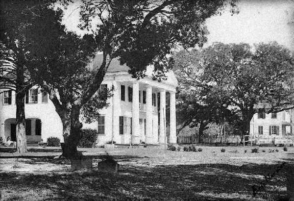 The Orton Plantation house, 1900. "Photograph, Accession #: H.19XX.135.228." 1900. North Carolina Museum of History.