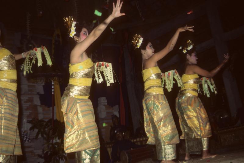 <img typeof="foaf:Image" src="http://statelibrarync.org/learnnc/sites/default/files/images/bali_230.jpg" width="1024" height="686" alt="Four Balinese girls" title="Four Balinese girls" /> <img typeof="foaf:Image" src="http://statelibrarync.org/learnnc/sites/default/files/images/bali_230.jpg" width="1024" height="686" alt="Four Balinese girls" title="Four Balinese girls" />