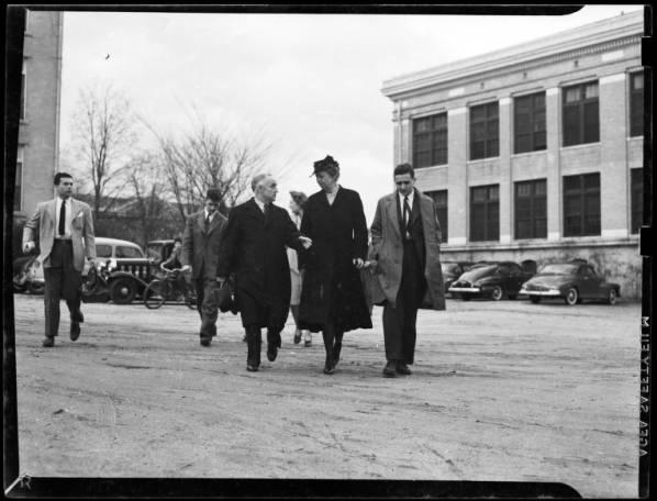 <img typeof="foaf:Image" src="http://statelibrarync.org/learnnc/sites/default/files/images/eleanor_roosevelt.jpg" width="598" height="456" /> <img typeof="foaf:Image" src="http://statelibrarync.org/learnnc/sites/default/files/images/eleanor_roosevelt.jpg" width="598" height="456" />