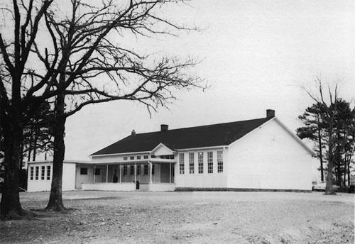 <img typeof="foaf:Image" src="http://statelibrarync.org/learnnc/sites/default/files/images/high_plains_school_circa_1950_.jpg" width="500" height="344" /> <img typeof="foaf:Image" src="http://statelibrarync.org/learnnc/sites/default/files/images/high_plains_school_circa_1950_.jpg" width="500" height="344" />