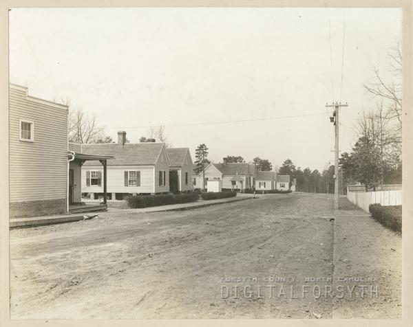 <img typeof="foaf:Image" src="http://statelibrarync.org/learnnc/sites/default/files/images/uzz_osa_01882.jpg" width="600" height="476" alt="Hanes spinning plant and mill village, 1910" title="Hanes spinning plant and mill village, 1910" />