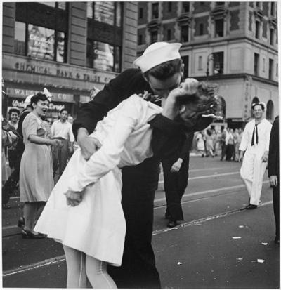 The Kiss - V-J Day The Kiss - V-J Day