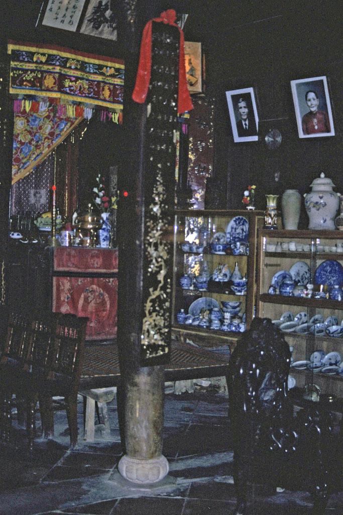<img typeof="foaf:Image" src="http://statelibrarync.org/learnnc/sites/default/files/images/vietnam_108.jpg" width="683" height="1024" alt="Interior of wealthy merchant house built about 1790 at Hoi An" title="Interior of wealthy merchant house built about 1790 at Hoi An" />