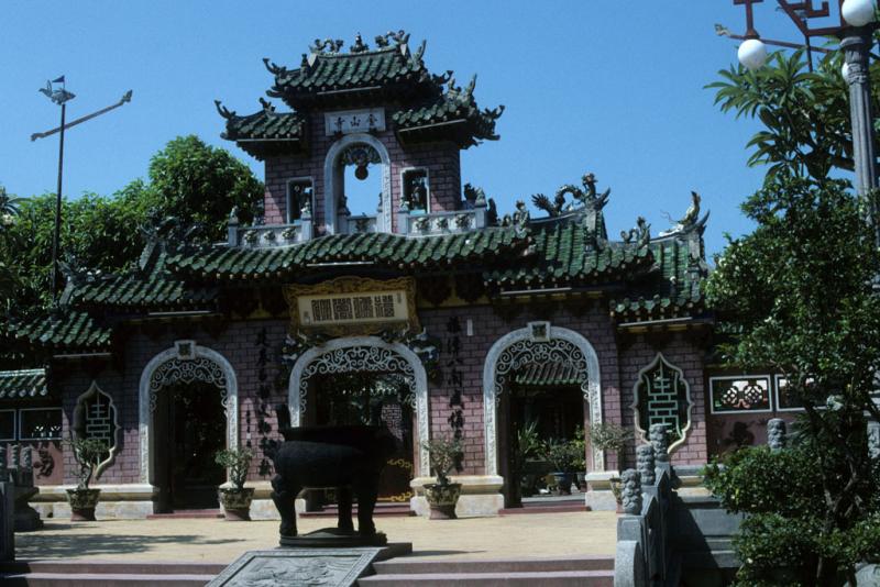 <img typeof="foaf:Image" src="http://statelibrarync.org/learnnc/sites/default/files/images/vietnam_114.jpg" width="1024" height="683" alt="Fukian Chinese assembly hall at Hoi An" title="Fukian Chinese assembly hall at Hoi An" /> <img typeof="foaf:Image" src="http://statelibrarync.org/learnnc/sites/default/files/images/vietnam_114.jpg" width="1024" height="683" alt="Fukian Chinese assembly hall at Hoi An" title="Fukian Chinese assembly hall at Hoi An" />