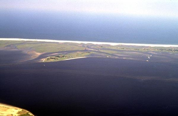 <img typeof="foaf:Image" src="http://statelibrarync.org/learnnc/sites/default/files/images/zekes_isld.jpg" width="600" height="392" alt="Zeke's Island and the wall" title="Zeke's Island and the wall" /> <img typeof="foaf:Image" src="http://statelibrarync.org/learnnc/sites/default/files/images/zekes_isld.jpg" width="600" height="392" alt="Zeke's Island and the wall" title="Zeke's Island and the wall" />