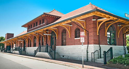  "High Point Train Depot (1907), 100 West High Avenue, High Point, North Carolina."  Available from: Flickr Commons. 