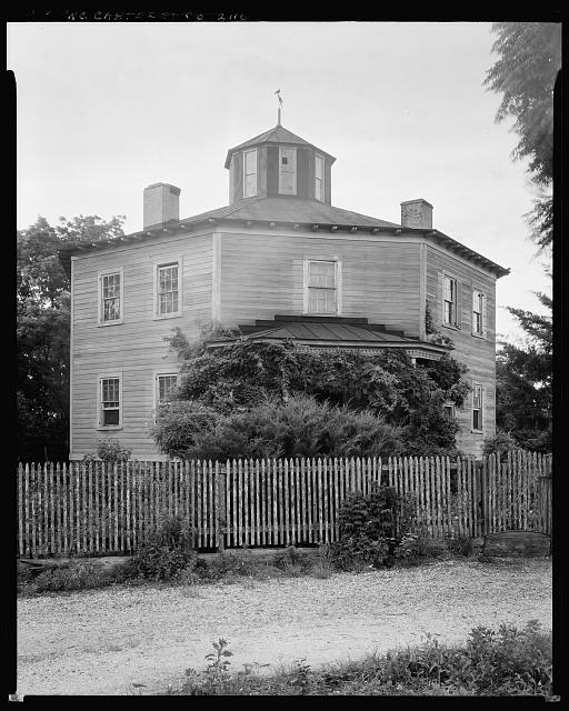 "Original Court House, Beaufort, Carteret County." Library of Congress image.