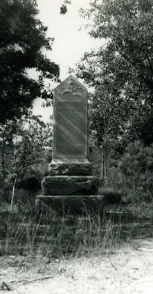 Photograph of a monument to Loyalists killed in the Battle of Moore's Creek Bridge. Image from the North Carolina Museum of History. 