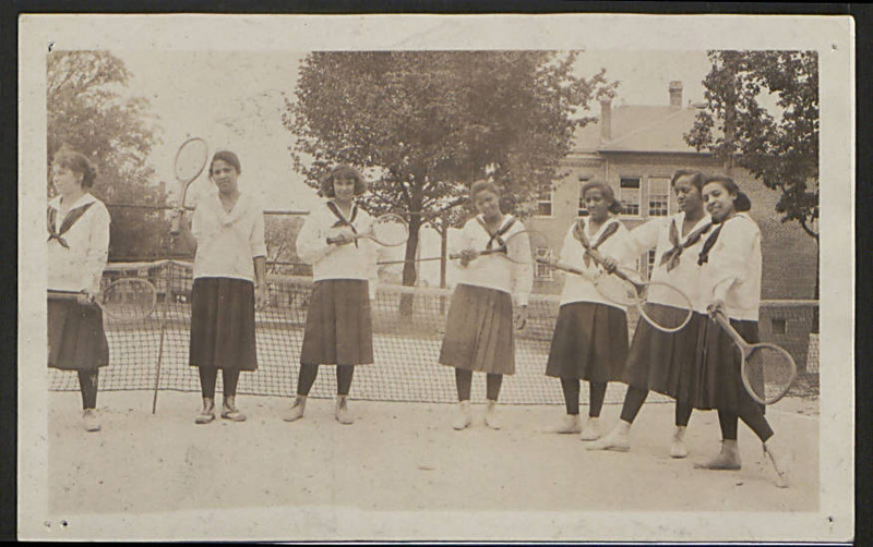 Palmer Institute girls tennis class on the tennis court