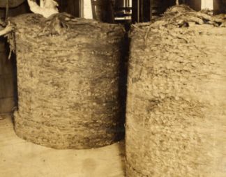 "Packing a Hogshead". Image courtesy of Filson Historical Society via Smithsonian Institute.