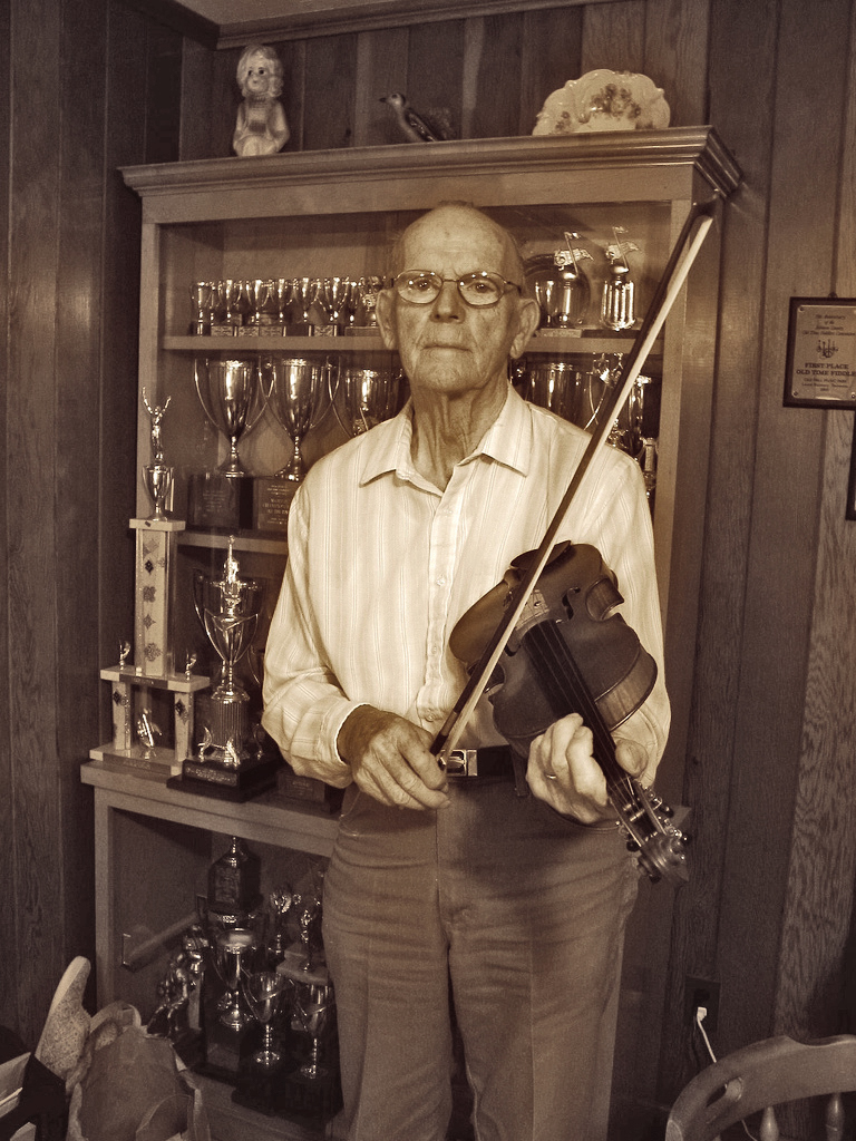 Legendary fiddle player Benton Flippen