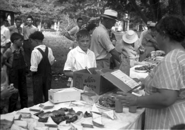 Residents of Penderlea Homesteads enjoy a Sunday school picnic in 1937.