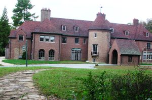 Adamsleigh, home of John Hampton and Elizabeth Barnes in Greensboro. Courtesy of Preservation Greensboro. 
