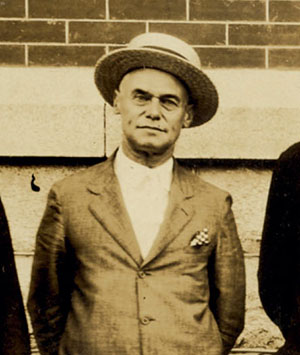 A photograph of profesor Frank Clyde Brown. Image from the Flickr user Duke University Archives.