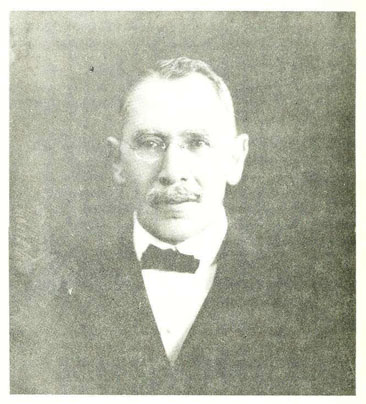 Photographic portrait of Dr. Samuel Mendelsohn. From <i>Bibilog. . .Temple of Israel</i>, Dr. Martin M. Weitz, Editor, Wilmington, North Carolina, published 1976.  Presented on Archive.org.  Publication is believed to be in the public domain.  