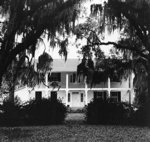 Highland plantation, built by William Barrow. Courtesy of the State Library of Louisiana Historic Photographic Collection. 