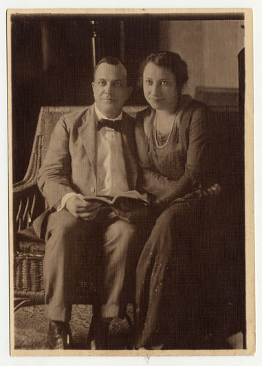 "Methodist Episcopal clergyman and editor Robert E. Jones and his second wife, Harriet." Image courtesy of Emory University. 