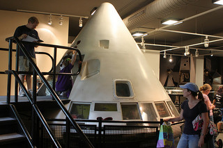 Apollo Space Capsule at the NC Museum of Life and Sciences. Image courtesy of Flickr user ke4roh.