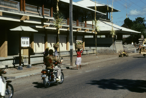 Street view of Ubud market center built in the mid-1980s