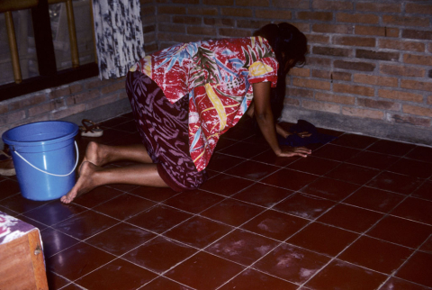 Clean floor Ubud Inn July '86