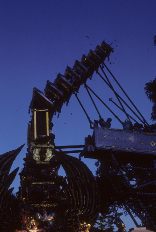 Raising tower top 