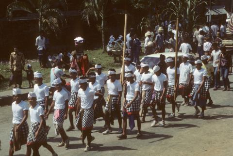 Procession to cremation grounds 