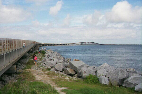 Human intervention to keep Oregon Inlet open