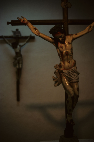 Ecuadorian statue of the crucifixion 