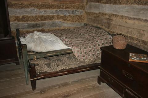 Allen House colonial bed