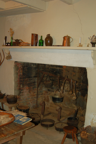 Mendenhall Plantation fireplace