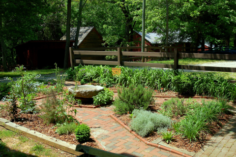 Mendenhall Plantation gardens