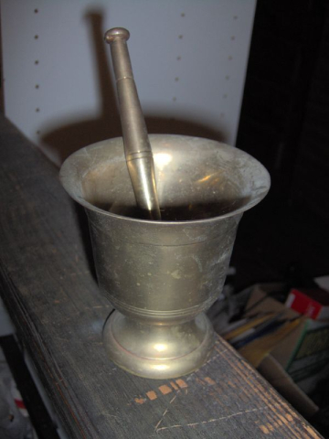 Metal mortar and pestle