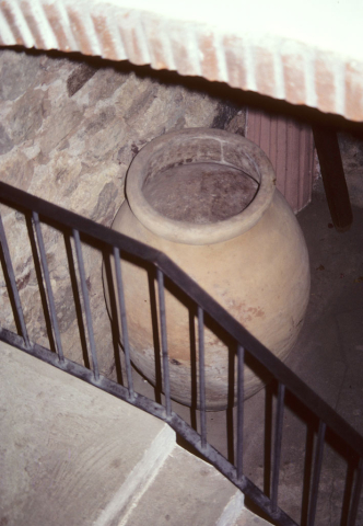 Ceramic wine jug in Valencia, Mexico