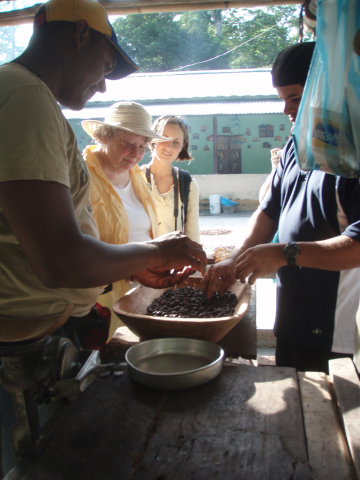 Winnowing cacao seeds