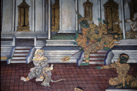 Ravana threatens Hanuman with fire torch (Thai Ramayana mural)